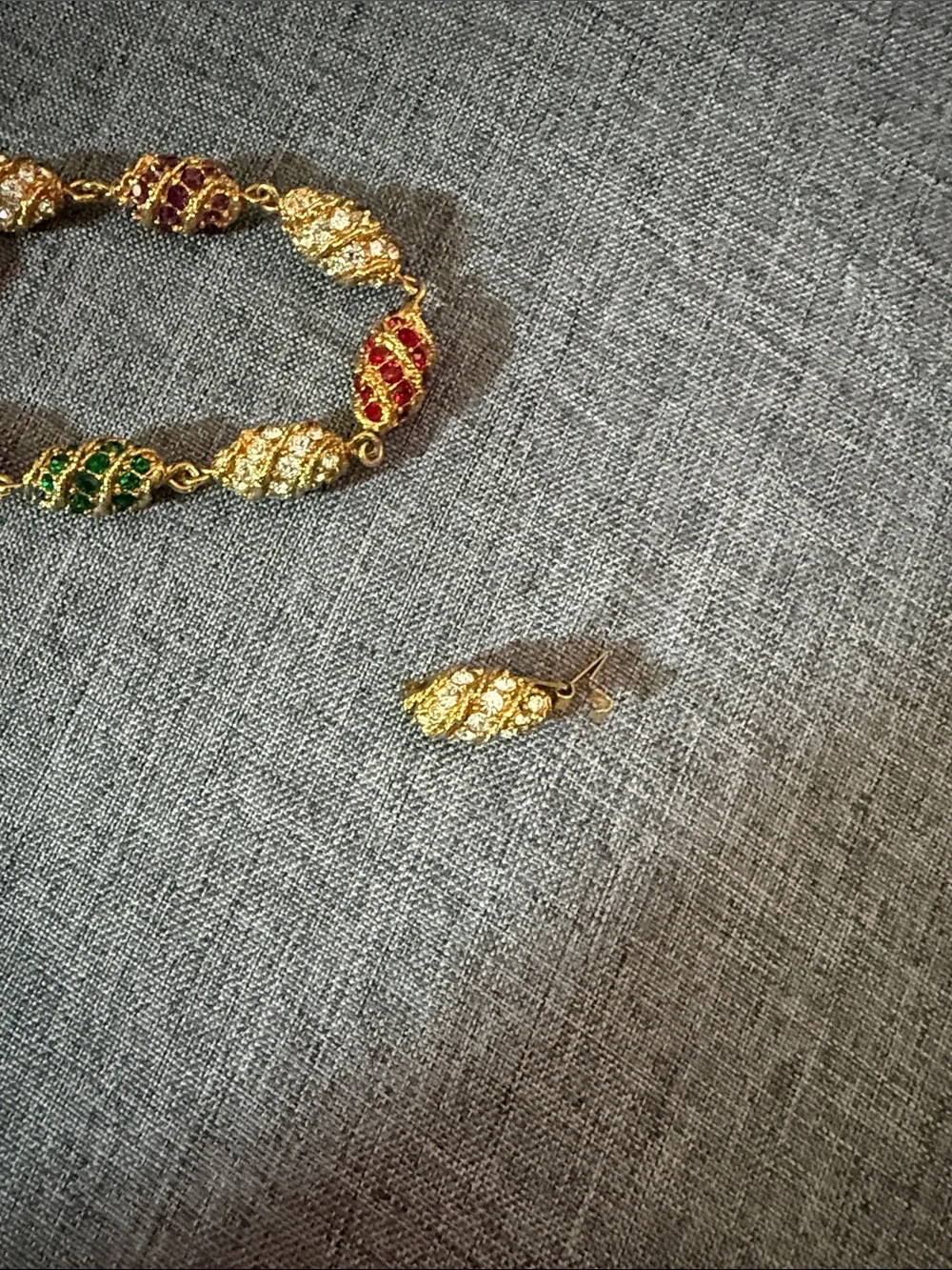 Vintage Camrose & Kross Jacqueline Kennedy gold plated egg bracelet; multi color